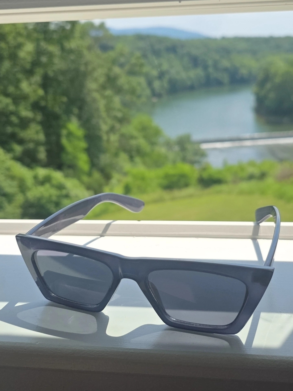 Elizabeth and James gray rectangular sunglasses